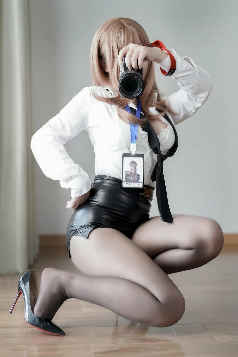 半半子_No_097_Nikke：胜利女神_艾玛秘书_76P_468MB tg@simisebaisi 【丝足阁】059.webp